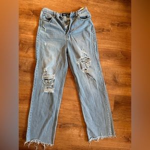 NWOT 
Simple Society high rise straight leg distressed denim jeans size 9/29